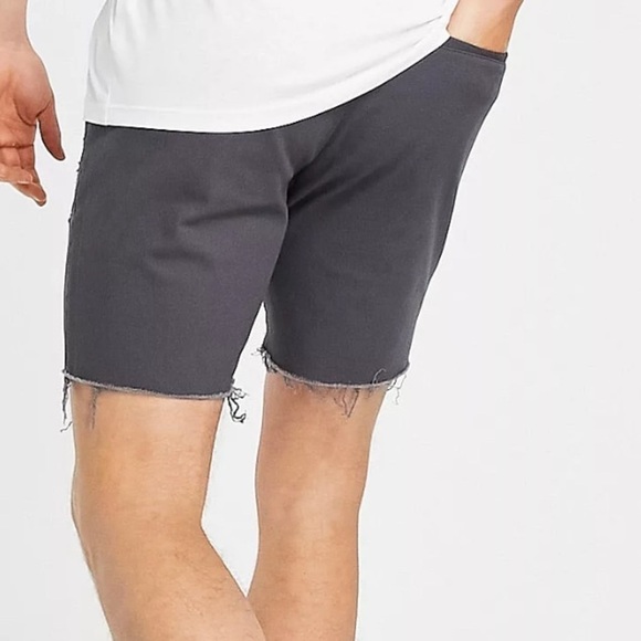 ASOS DESIGN SKINNY SHORTS DISTRESSED GRAY RAW HEM SIZE 34 - Picture 10 of 10